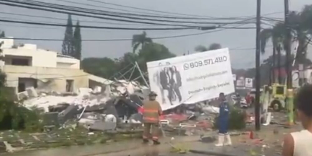 Explosión destruye oficina de abogados en Sosúa y deja varios heridos