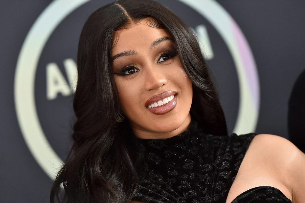 Cardi B denuncia mal trato por parte del Servicio Secreto de Trump en el Super Bowl