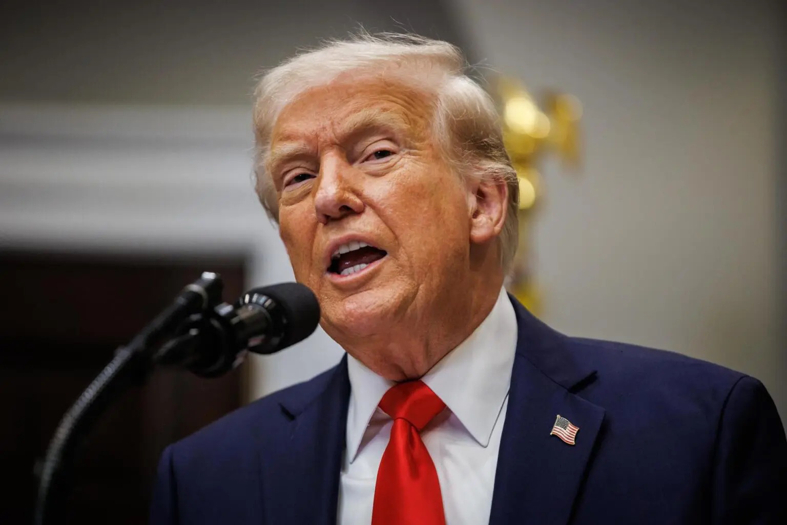Inician aranceles de Estados Unidos a México, Canadá y China por orden de Trump