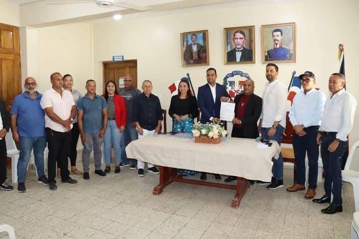 Gobierno invierte 141 millones en Moca y distritos, impulsando desarrollo local 2 img 6966 1