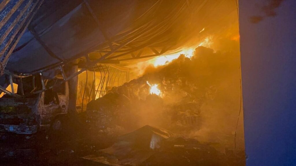 Incendio reduce al menos 20 viviendas en Santiago 1 img 7084 1