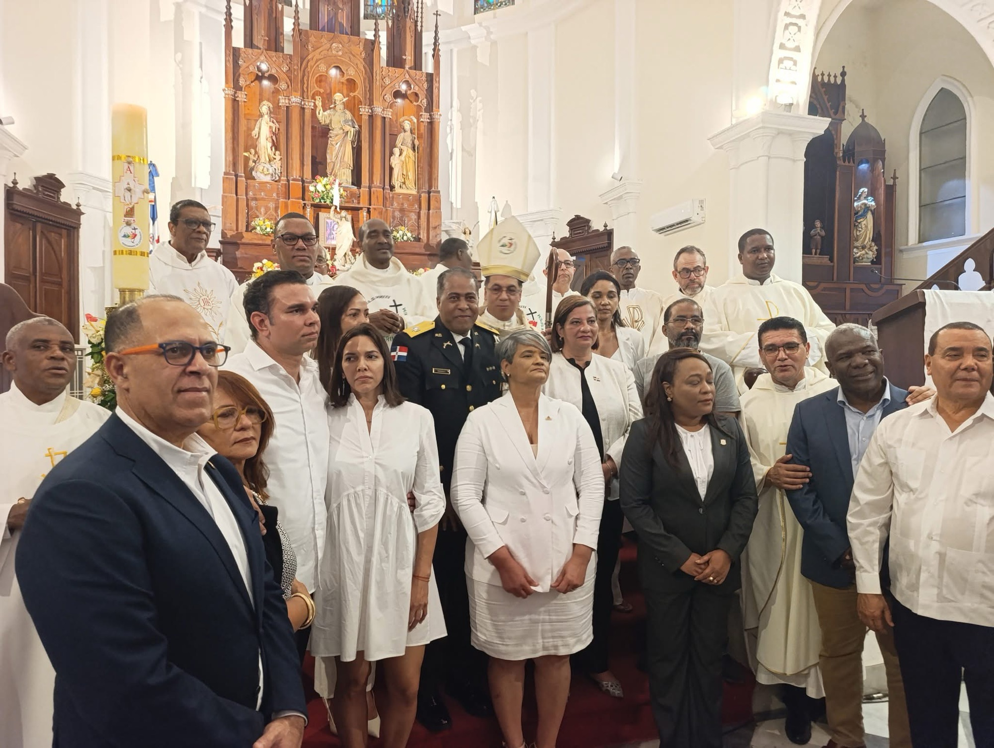 Autoridades de Hato Mayor y San Pedro de Macorís realizan eucaristía en honor a víctimas del Jet Set
