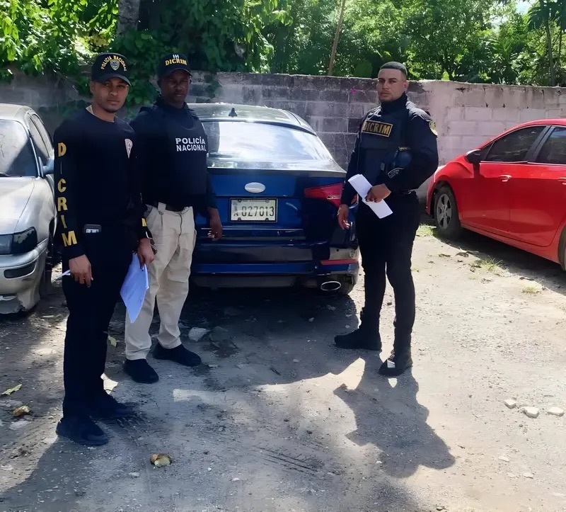 Policía recupera en Santo Domingo un carro que había sido sustraído en El Valle, Hato Mayor 1 img 0684