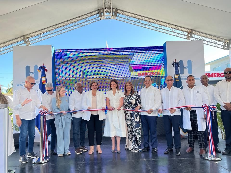 Vicepresidenta entrega ampliada y renovada Emergencia Hospital Municipal Srta. Elupina Cordero en Sabana de la Mar