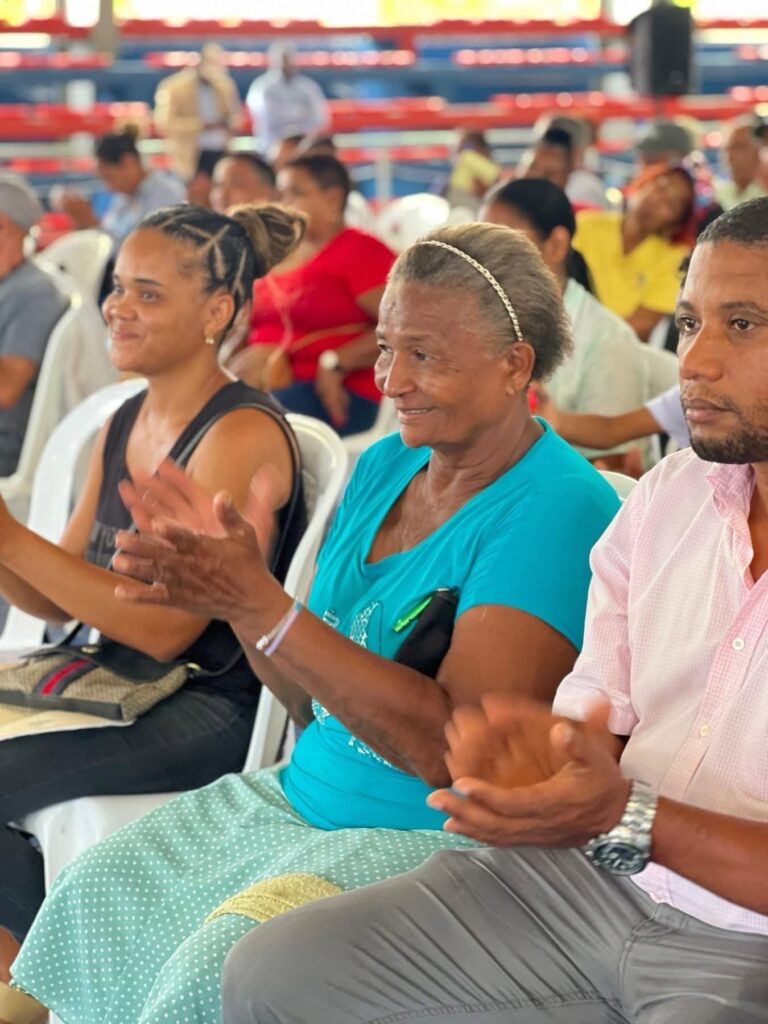 Gobierno inicia proceso de titulación de más de 4,000 solares en Sabana de la Mar 2 img 2539 1