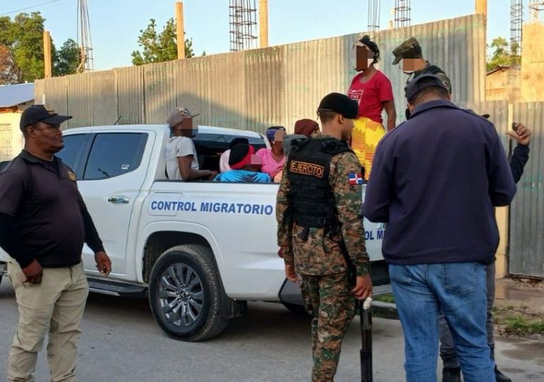 Interdicciones de Migración dejan saldo 2,056 ilegales detenidos y 1,441 deportados 1 img 4005 1