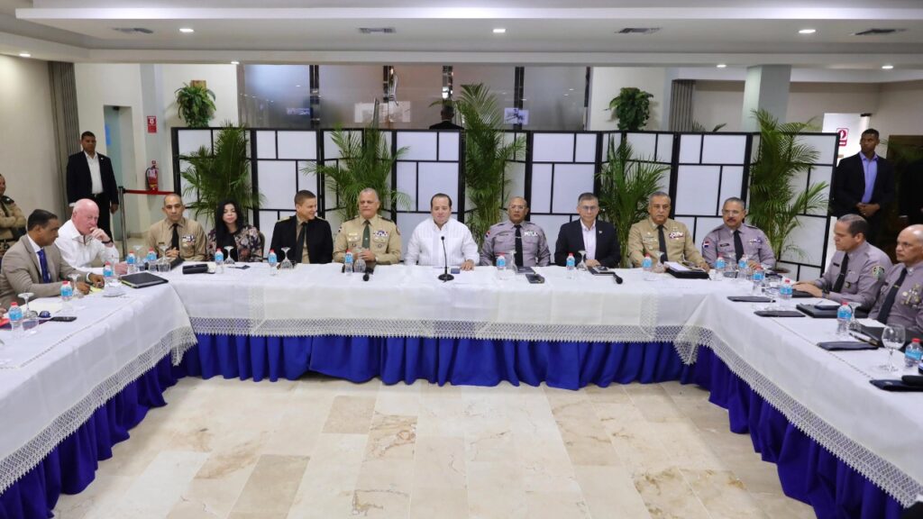 Ministros de la Presidencia encabezan reunión de seguimiento al Plan de Seguridad Ciudadana 1 img 4012