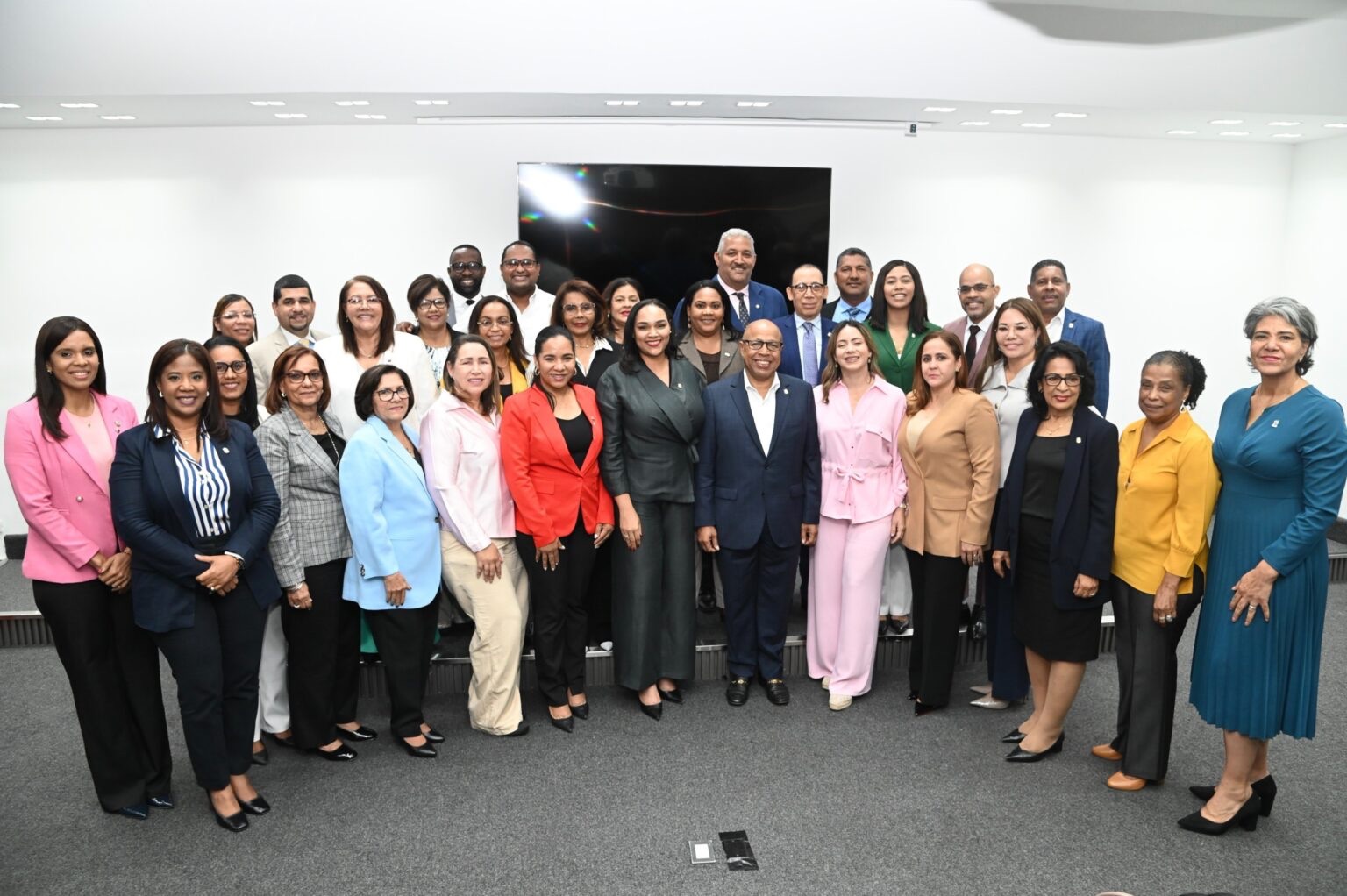 Diputadas impulsan iniciativa para dotar escuelas públicas con kits de salud e higiene menstrual
