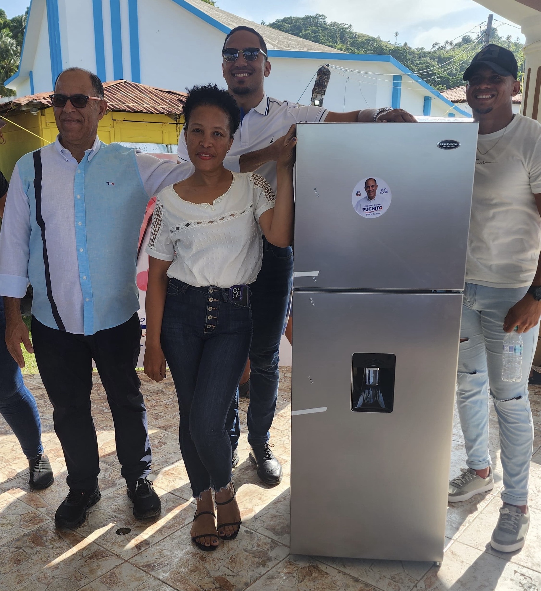 Diputado Héctor Rosa (Puchito) celebra el Día de las Madres en Las Cañitas