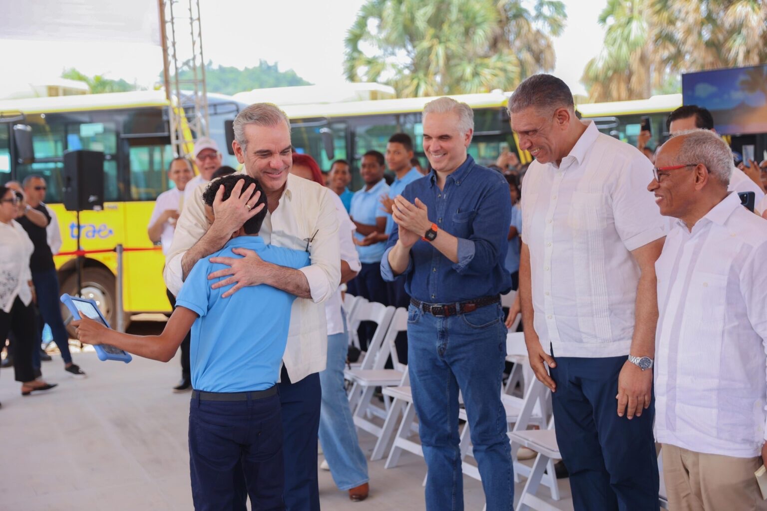 Transporte Estudiantil llega a Samaná con 43 autobuses