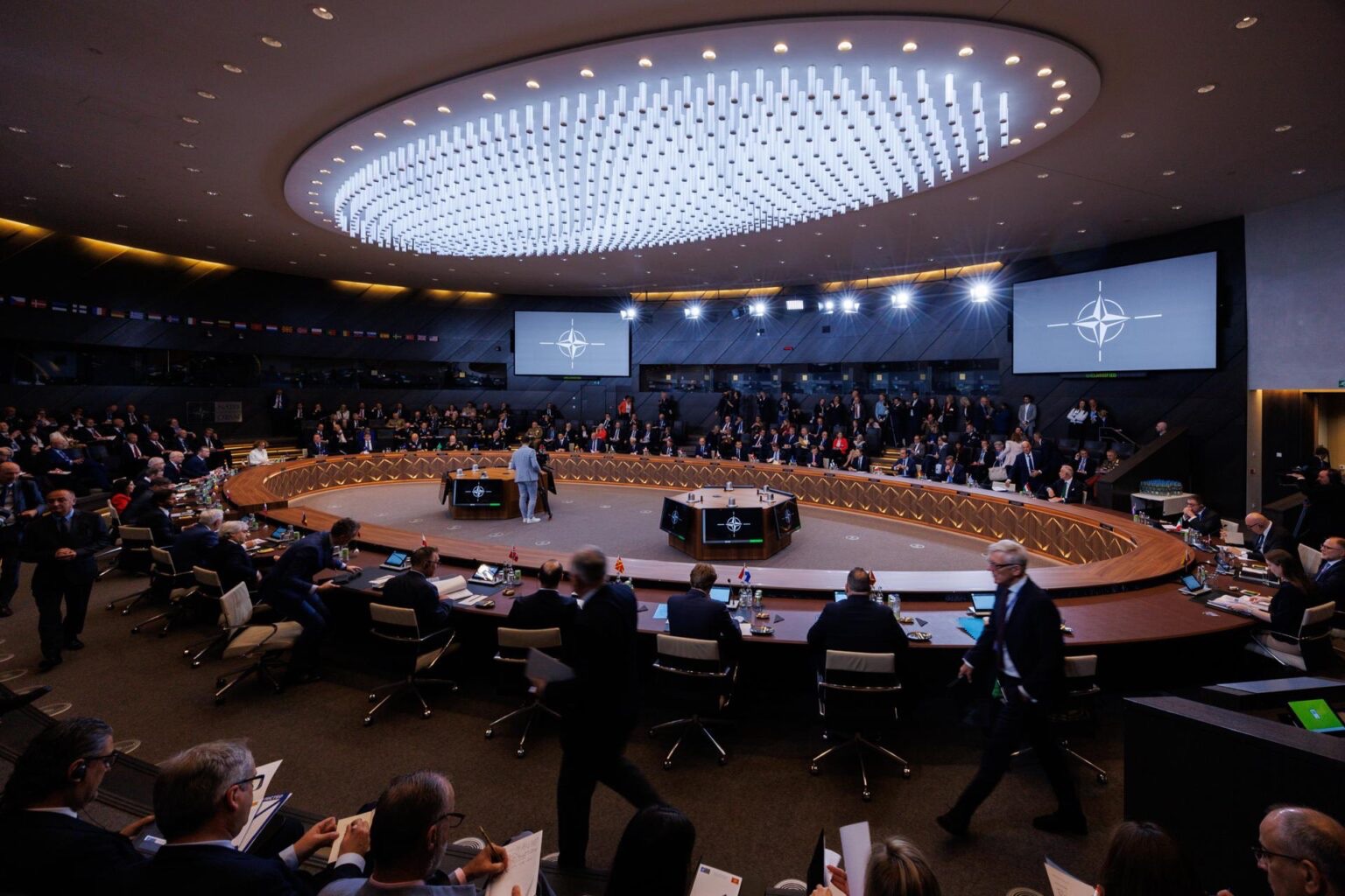 EEUU insiste en que la OTAN suba un 5 % la inversión militar ante las diferentes opiniones de los aliados