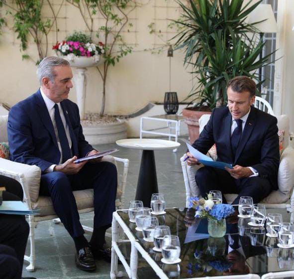 Emmanuel Macron manifiesta interés de financiar tren metropolitano de SD y plan integral de transporte 1 img 5829 1
