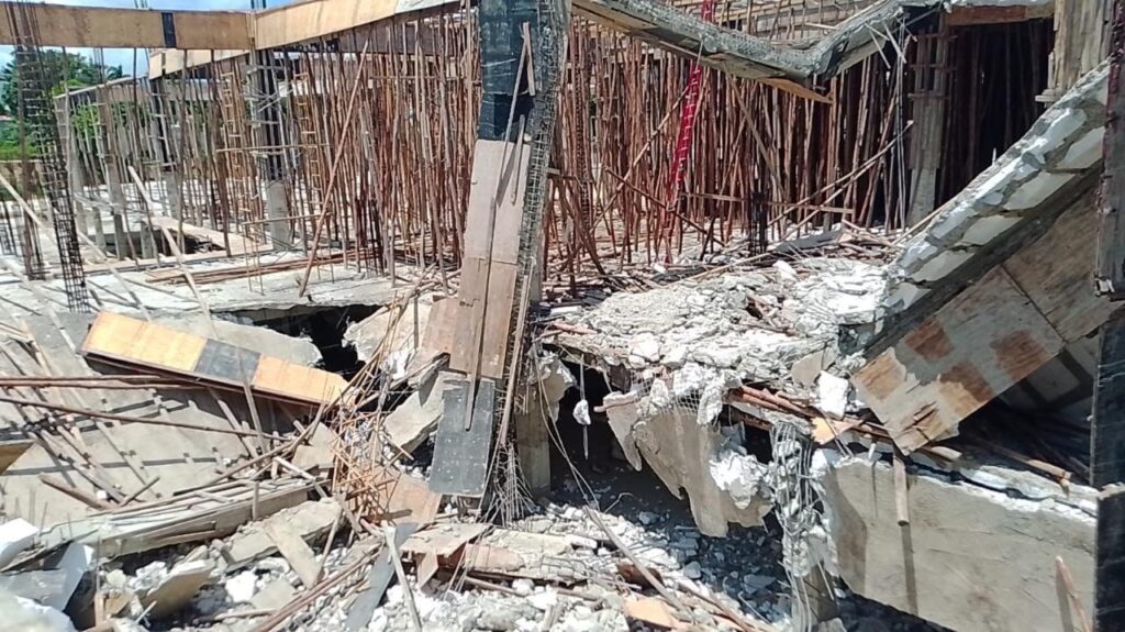 Investigan desplome de plaza en construcción que había sido paralizada por MIVED en Santiago 1 img 6342 1