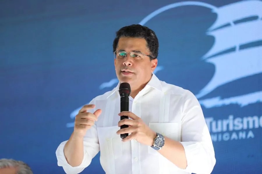Ministro de Turismo anuncia entrega del nuevo malecón de Haina esta semana 1 img 6420