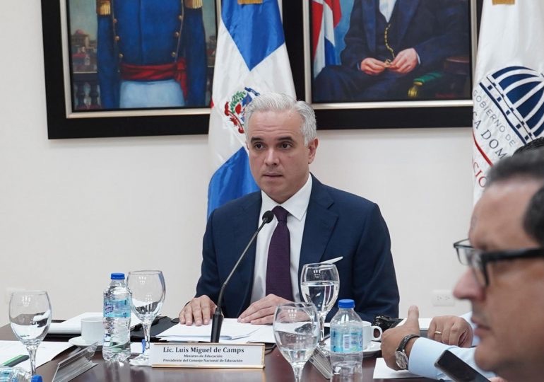 Ministro De Camps presenta avance avances de cara al inicio del próximo año escolar 1 img 6521 1