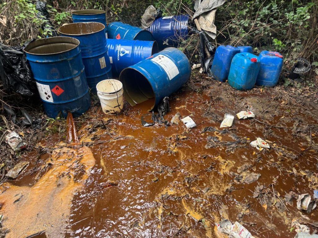 Desmantela varios laboratorios clandestinos de bebidas alcohólicas adulteradas en Monte Plata 1 img 6677 1