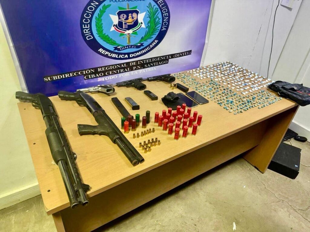 PN y MP incautan armas de fuego, drogas y detienen seis personas durante allanamientos en Santiago 1 img 6867 1