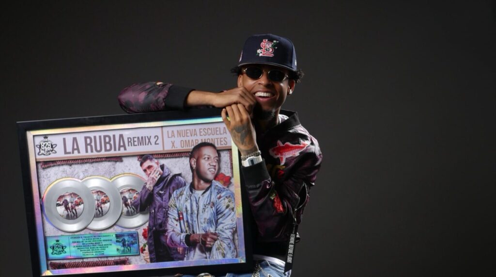 Babilom Recibe Discos de Oro y Platino por su Tema "La Rubia" 1 img 6868 1