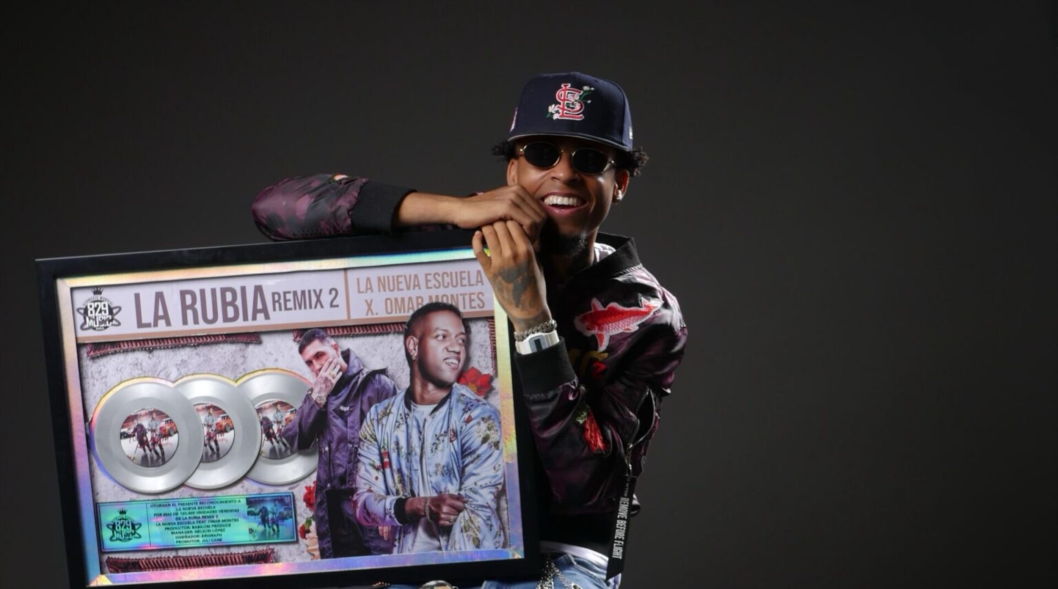 Babilom Recibe Discos de Oro y Platino por su Tema “La Rubia”