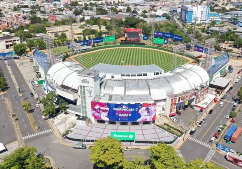 Presidente Abinader crea comisión para evaluar construcción de moderno estadio de béisbol en el Ensanche La Fe