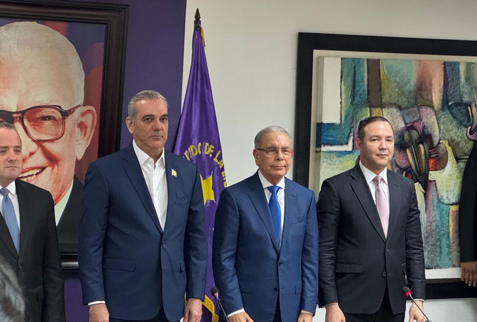 Abinader y Danilo acuerdan mantener presión internacional ante crisis haitiana