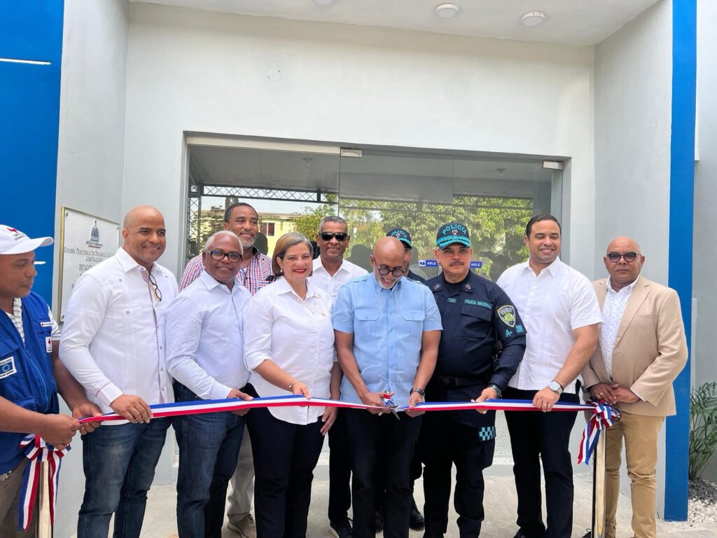 Gobierno inaugura nuevo Cuartel Policial en Sabana de la Mar 1 img 7208 1