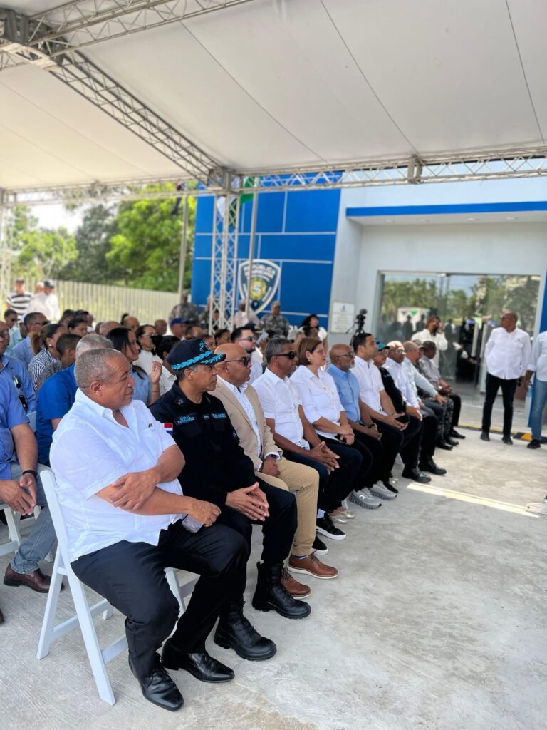 Gobierno inaugura nuevo Cuartel Policial en Sabana de la Mar 3 img 7209 1
