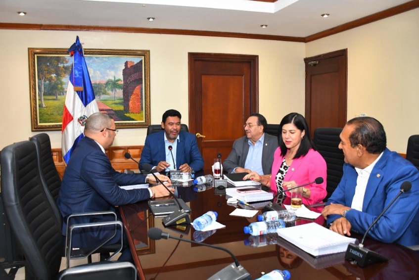 Comisión del Senado aprueba el 80 % del proyecto que modifica el Código de Trabajo 1 img 7221 1