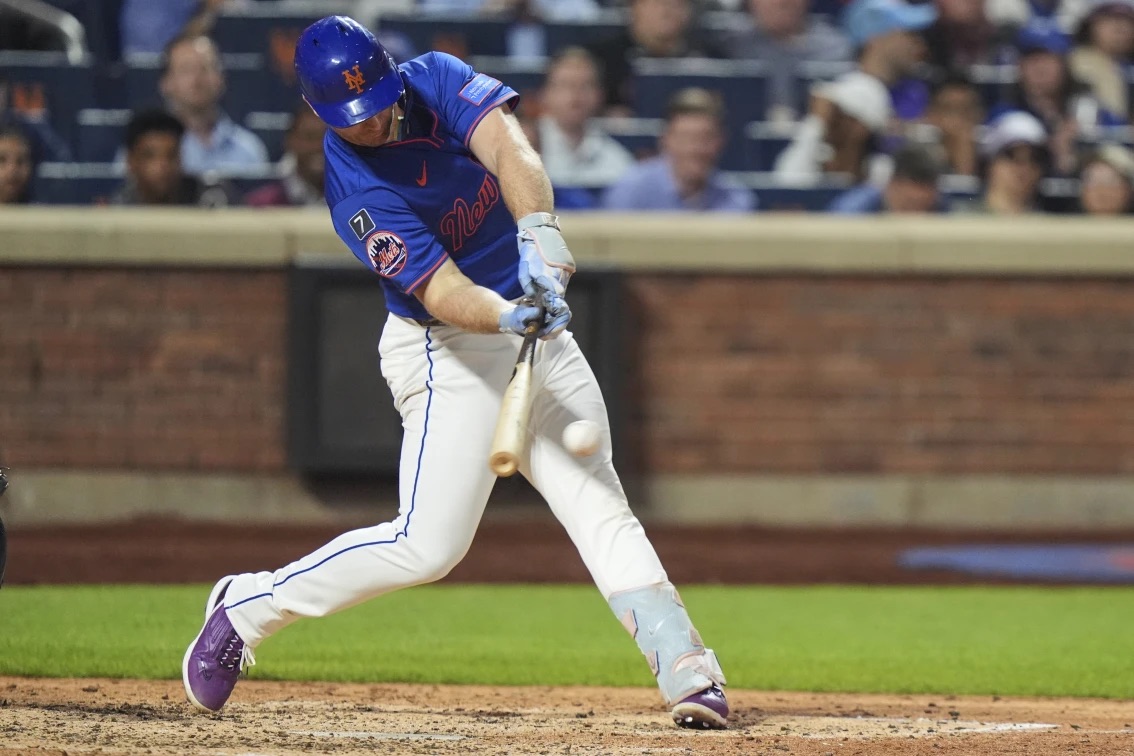 Pete Alonso lidera triunfo de los Mets sobre Bravos; dominicanos Soto y Mauricio aportan en la ofensiva