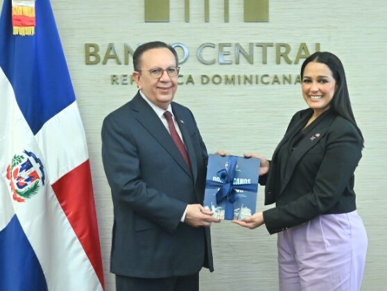 Viceministra Celinés Toribio presenta informe sobre la diáspora al Banco Central 1 img 0023