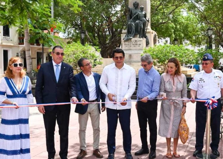 David Collado inaugura parque Duarte y calle Las Mercedes en Ciudad Colonial 1 img 0103