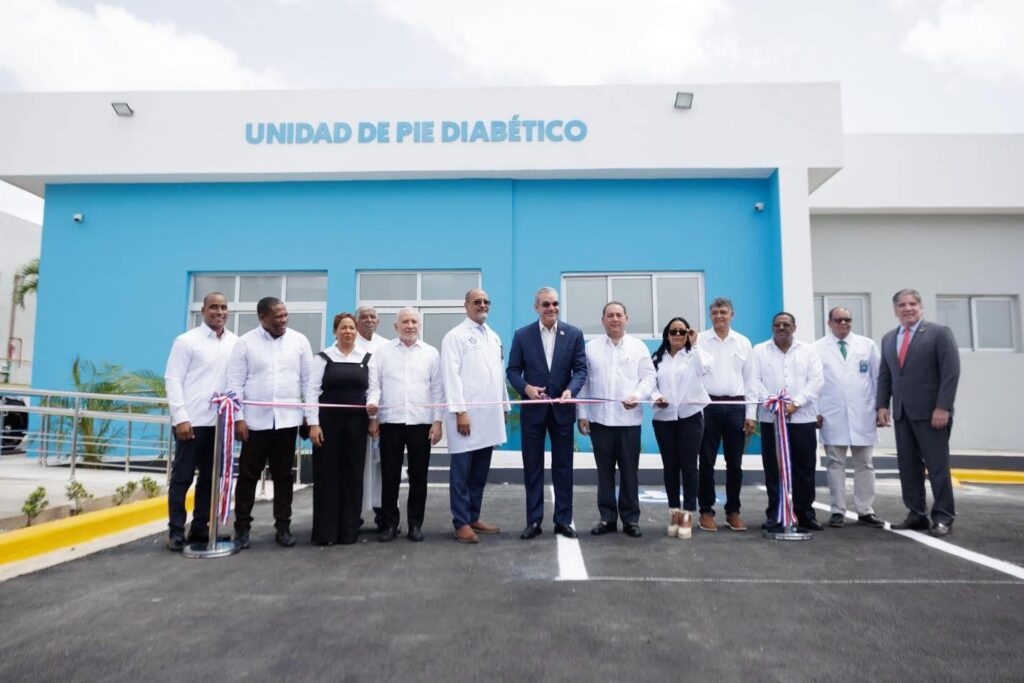 Gobierno inaugura Unidad de Pie Diabético en el Hospital Marcelino Vélez Santana 1 img 7645 1