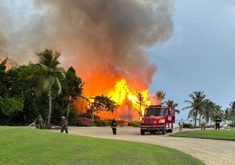 Incendio afecta villas de Caletón en Cap Cana; no se reportan heridos