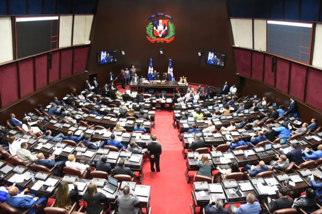 Diputados aprueban proyecto de ley sobre pasantías de médicos recién graduados 1 img 7885