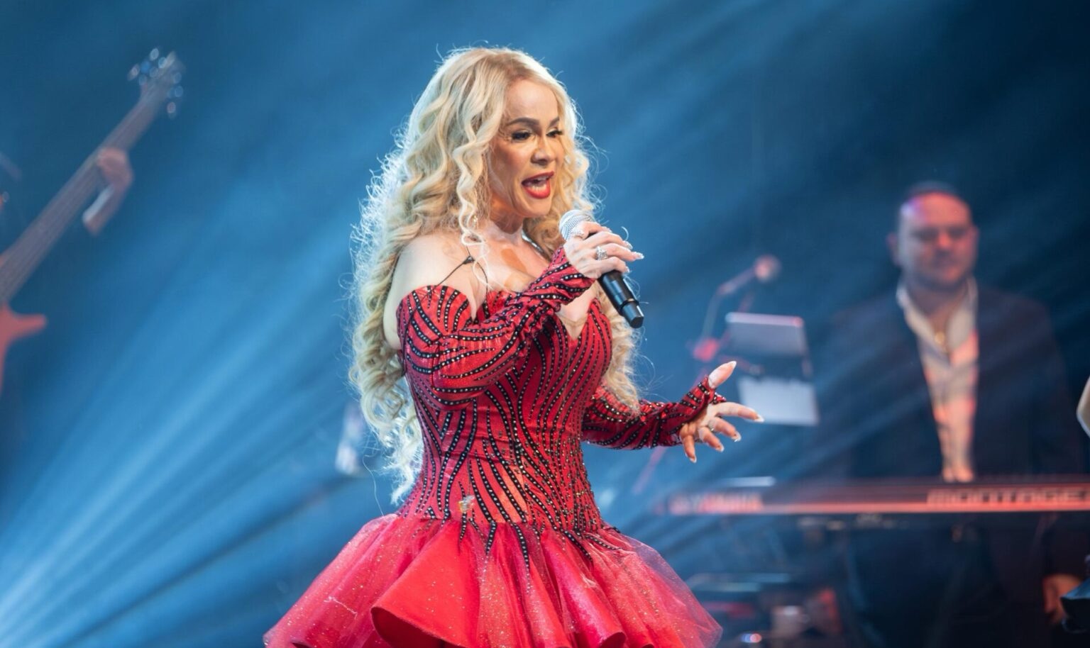 Miriam Cruz deslumbrante en el Gran Teatro del Cibao con “La Historia de una Diva”