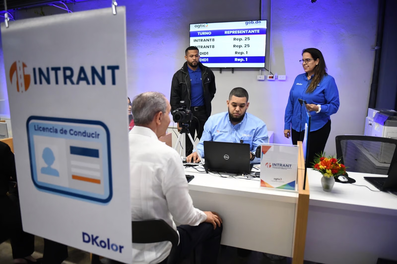 TSA suspende licitación del Intrant para emisión de licencias de conducir