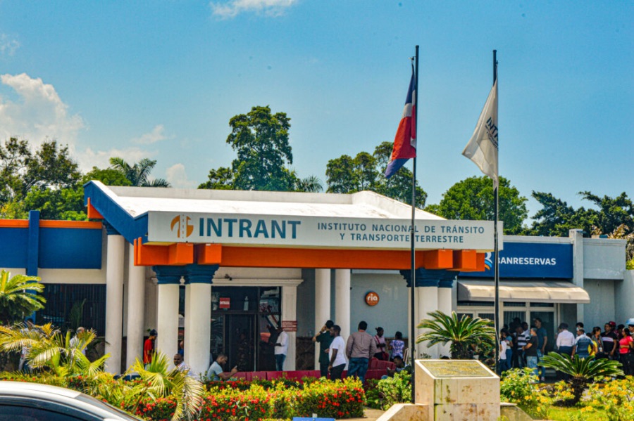 Intrant revela irregularidades en contrato con Dekolor por más de RD$730 millones 1 img 8117 1