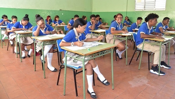 Estudiantes de bachillerato deberán trabajar en elecciones para poder graduarse