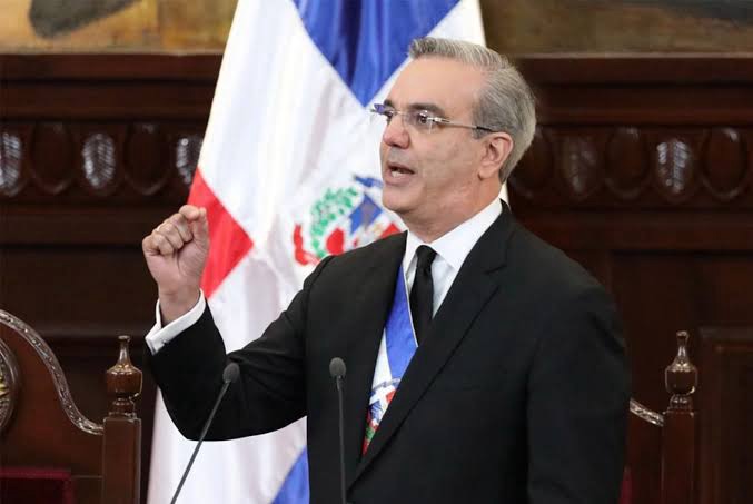 Abinader advierte a funcionarios: “Si quieren hacer campaña, deberán dejar sus cargos” 3 img 8261 1