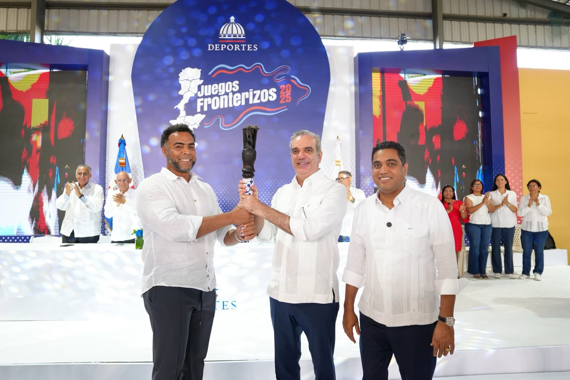 Presidente Abinader y ministro Kelvin Cruz inauguran Juegos Fronterizos 2025