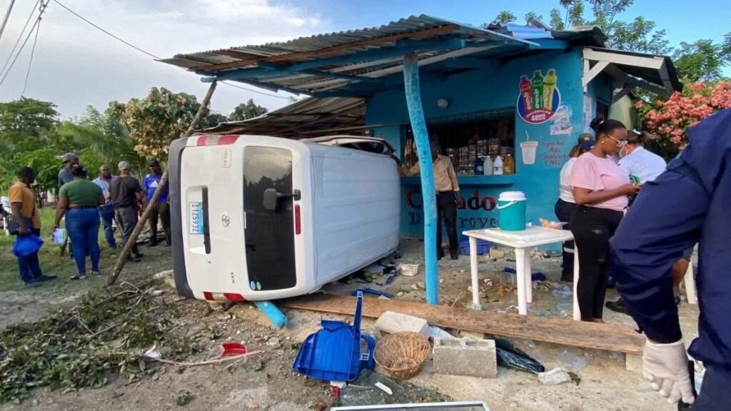 Accidente de tránsito deja cinco lesionados en la carretera Hato Mayor–San Pedro de Macorís 1 img 8289 1