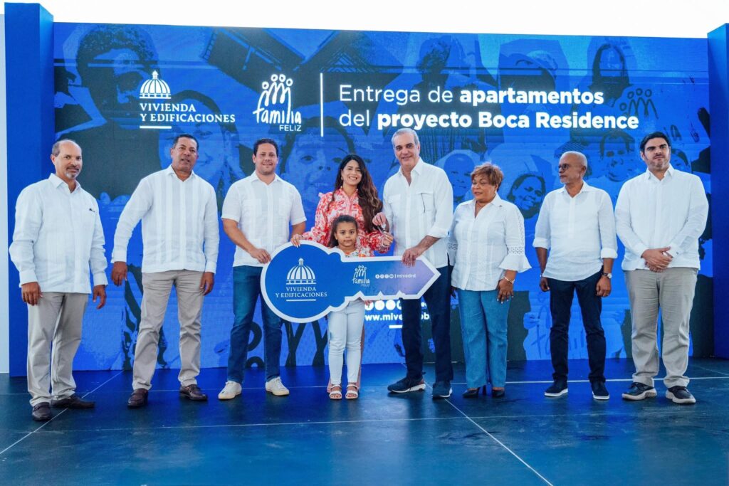 Con una inversión de RD$182 millones, Abinader entrega 72 nuevos apartamentos en Boca Chica 1 img 8616 1