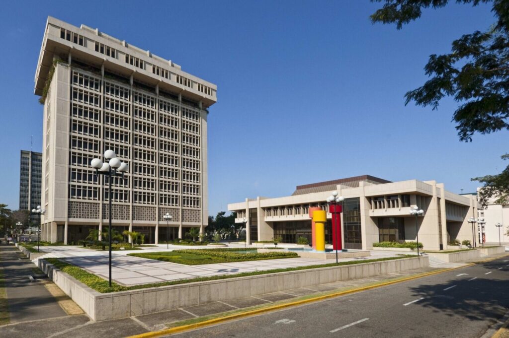 BCRD informa que los flujos de remesas alcanzaron los US$5,826.7 millones en el primer semestre de 2025 1 img 8629 1