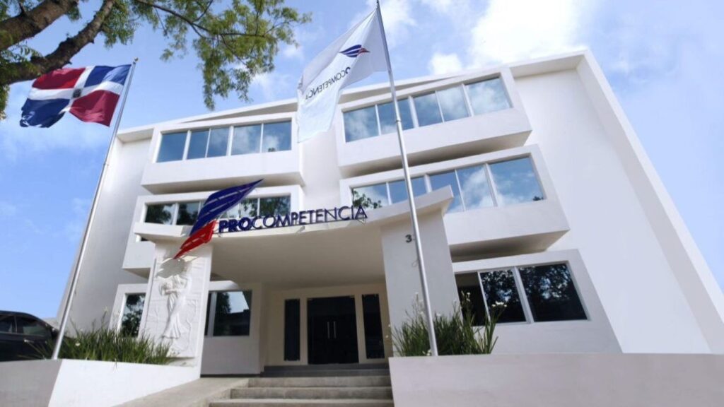 Pro-Competencia valora disposición de la DGCP sobre autorizaciones del fabricante 1 img 8752 1