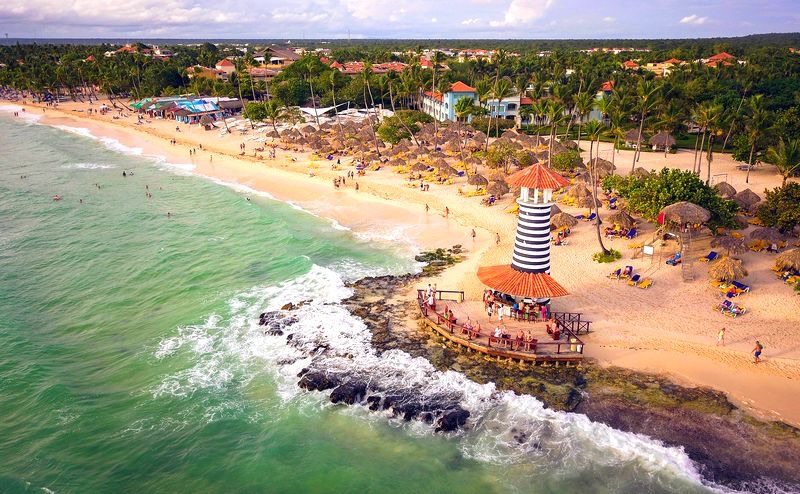 Turistas optan por hoteles de Bayahíbe al estar “libre de sargazo” 1 img 8834 1