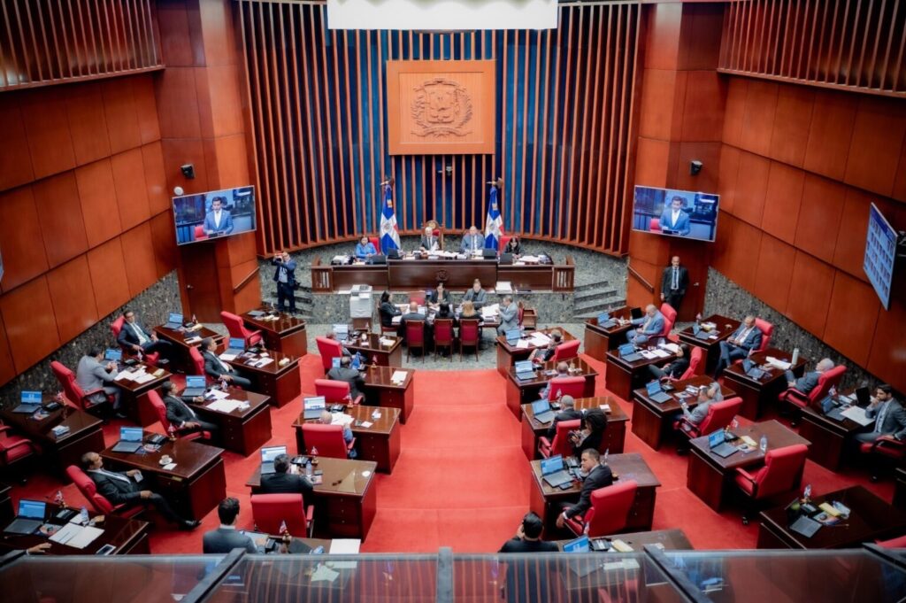 Senado aprueba en primera lectura, con modificaciones, el Proyecto de Ley de Contrataciones Públicas 1 img 8911 1