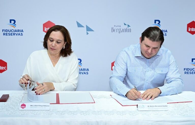 Fideicomiso Punta Bergantín firma acuerdo con INTEC para estudio de impacto económico en Villa Montellano 1 img 8928 1