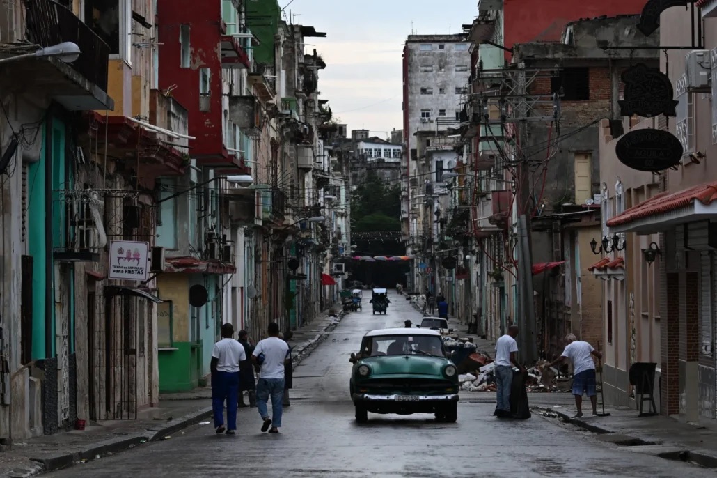 Cuba elimina el límite de edad para ser presidente