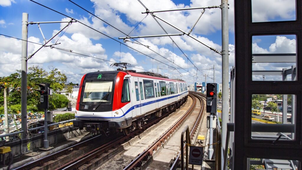 El servicio del metro de Santo Domingo vuelve a operar el lunes en Villa Mella 1 img 9031