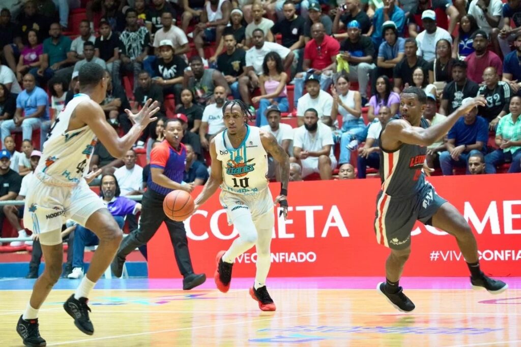 Jassel Pérez comanda a los Titanes en victoria ante Leones en inicio de la Semifinal B 1 img 9195